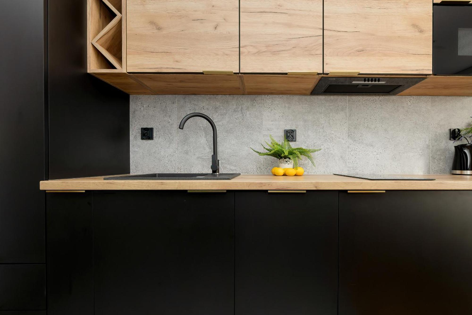 Modern Black & Wooden Apartment Warsaw Near The Airport By Noclegi Renters Buitenkant foto